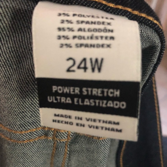 New Ava & Viv | Plus Size Denim Shorts | 24W & 26W - Picture 4 of 6